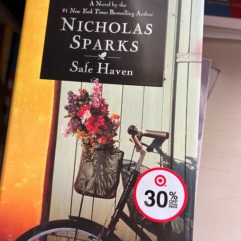 Nicholas Sparks 'Safe Haven' Book